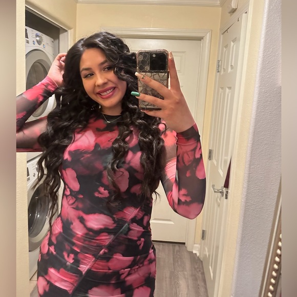 Meet your Posher, Jessica 🫶🏻🫶🏻💙💙 - Picture 2 of 7